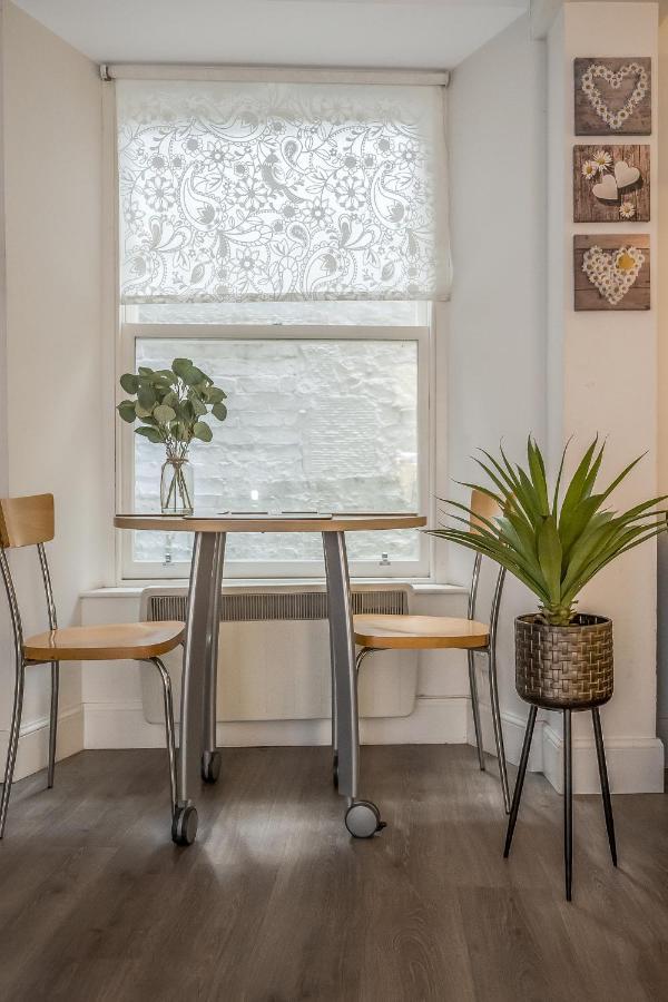 Spacious & Cosy Studio Flat In The Heart Of Edinburgh City Centre Bagian luar foto